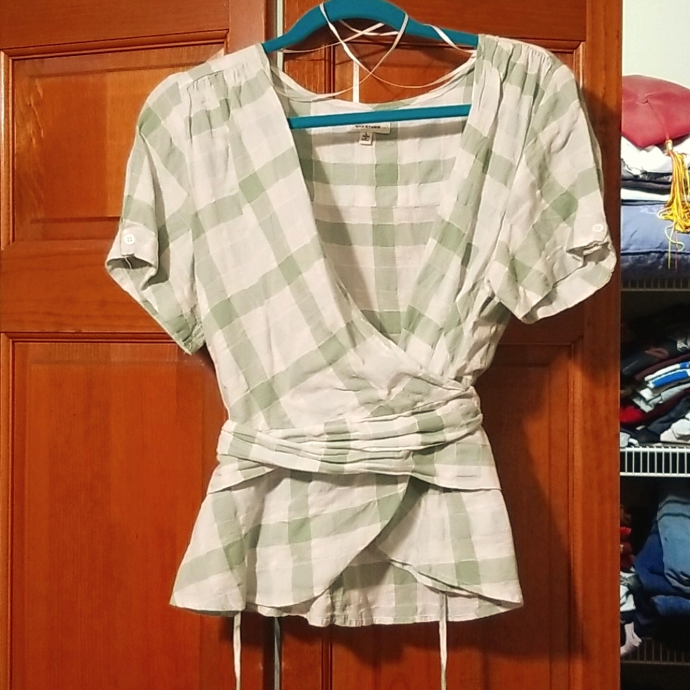 Wrap style tie top